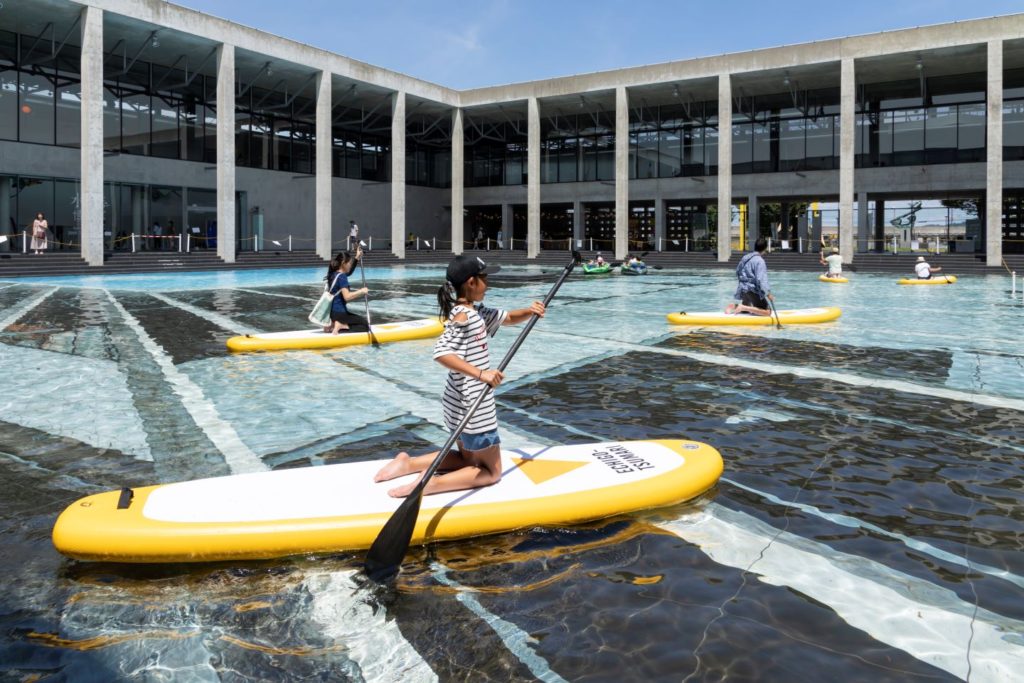 レアンドロ・エルリッヒ《Palimpsest:空の池》