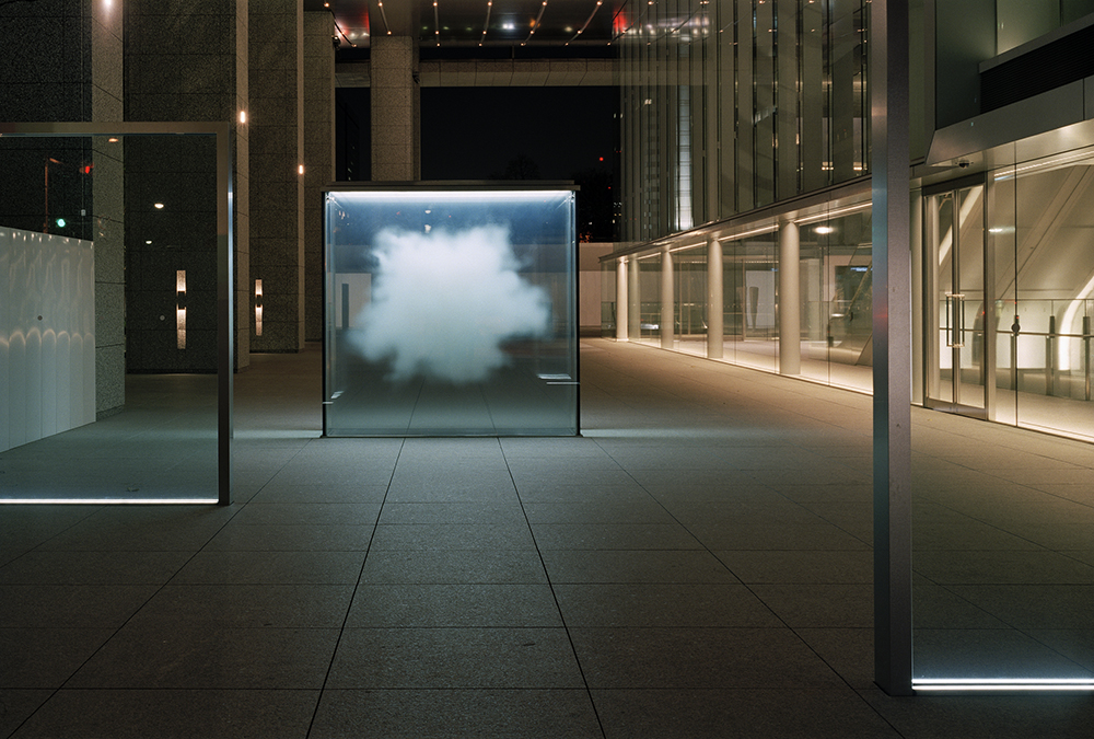 レアンドロ・エルリッヒ《Cloud》2011、飯野ビルディング photo:TAISUKE OGAWA